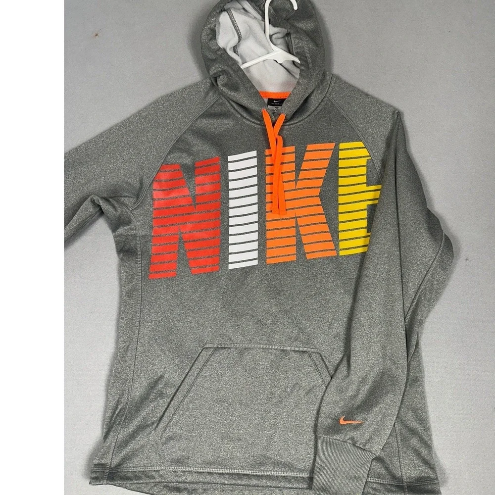 Nike Therma-Fit Hoodie Men Medium Grey Graphic Gradient Logo Pullover Sweatshirt